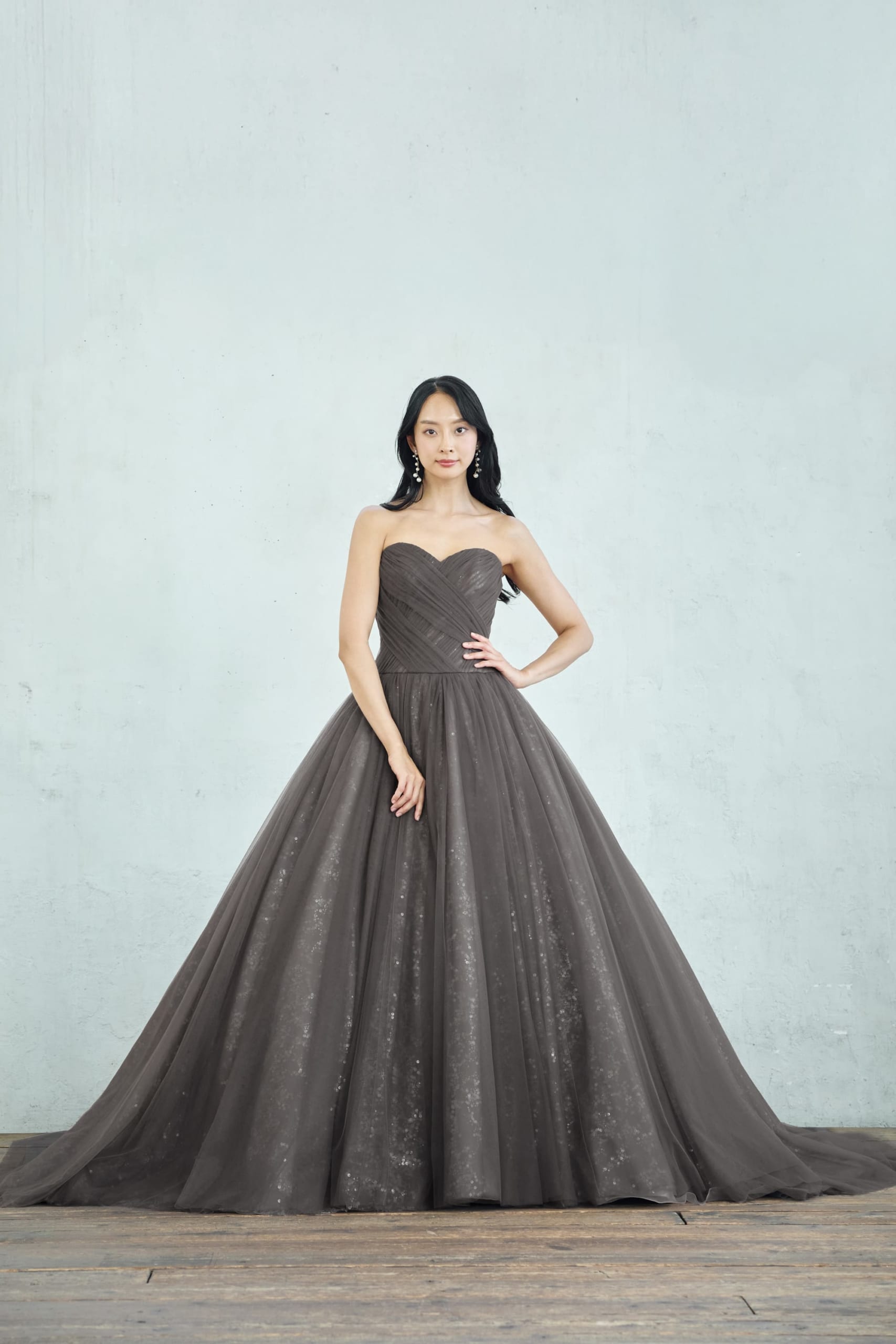 DL0013　Charcoal Gray